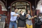 Tusshar Kapoor, Dolly Ahluwalia, Vishakha Singh at Baajatey Raho stars on location of Chidiya Ghar in Filmcity, Mumbai on 22nd July 2013 (51).JPG